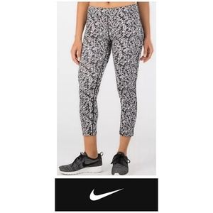 NEW Nike Pronto Essential Dri-fit Capri Leggings